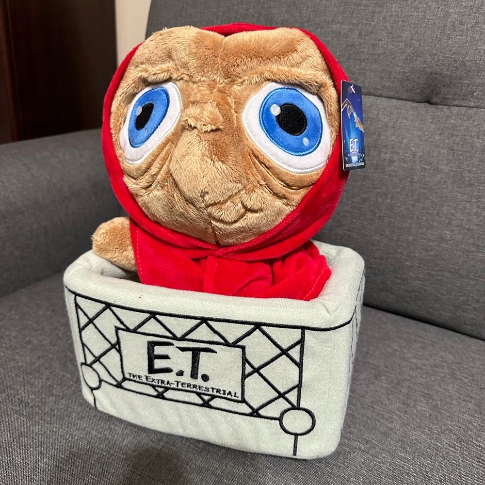 NWT Universal Studios E.T. Extra Terrestrial 2 Piece Jumbo Plush Toy In Basket